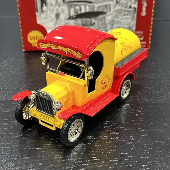 Shell Motor Oil Co. Vintage 1912 Ford Car Coin Bank - Picture 3 of 12